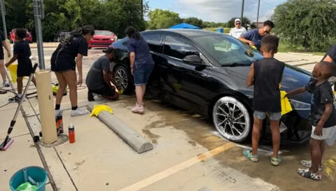July 4th Community Car Wash — H.O.P.E. Leadership Group photo 5